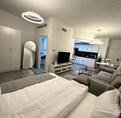 Dubai Marina - Huge Luxury Studio Apartment